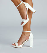 Elegante Plateau-Pumps aus Lack-Kunstleder